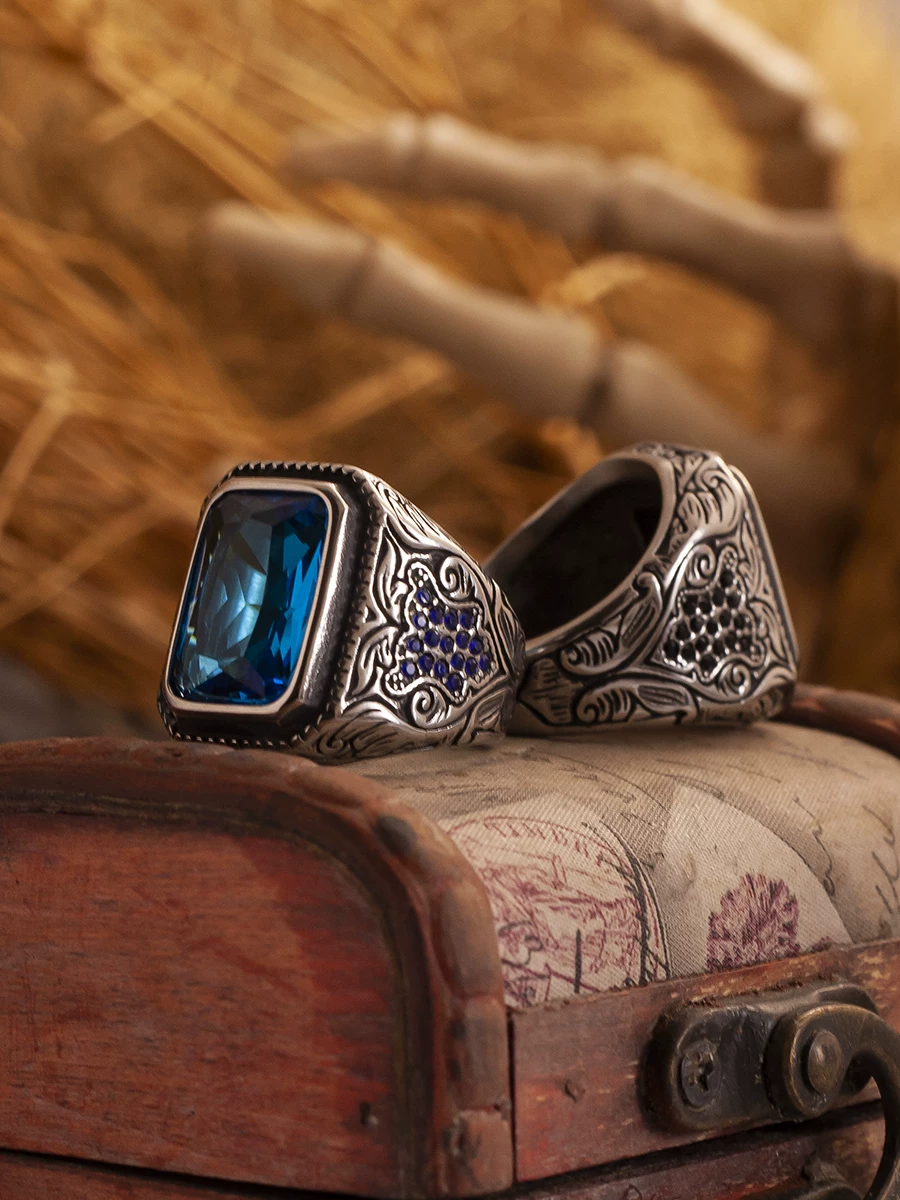 Kemstone Emerald Valor Titanium Steel Men’s Ring – Medieval Green Stone with Zirconia Accents
