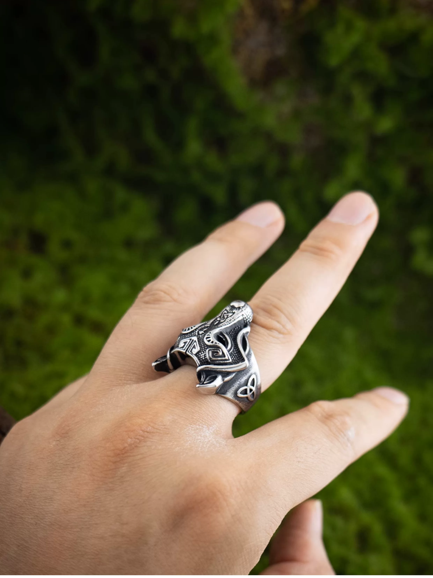 Kemstone Norse Viking Wolf Head Ring – Titanium Steel Fenrir Inspired NWR525306