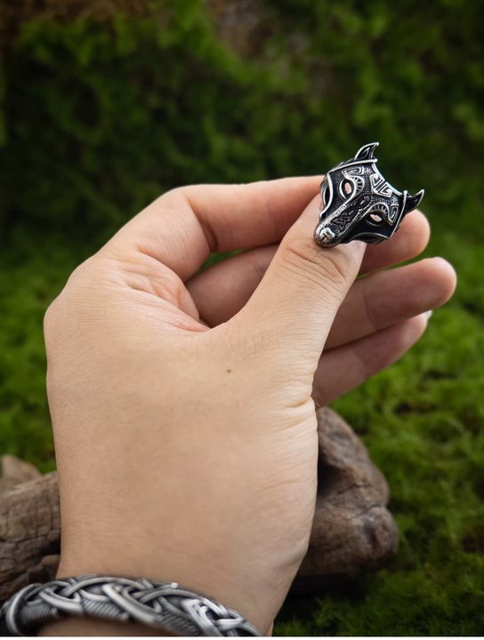 Kemstone Norse Viking Wolf Head Ring – Titanium Steel Fenrir Inspired NWR525306