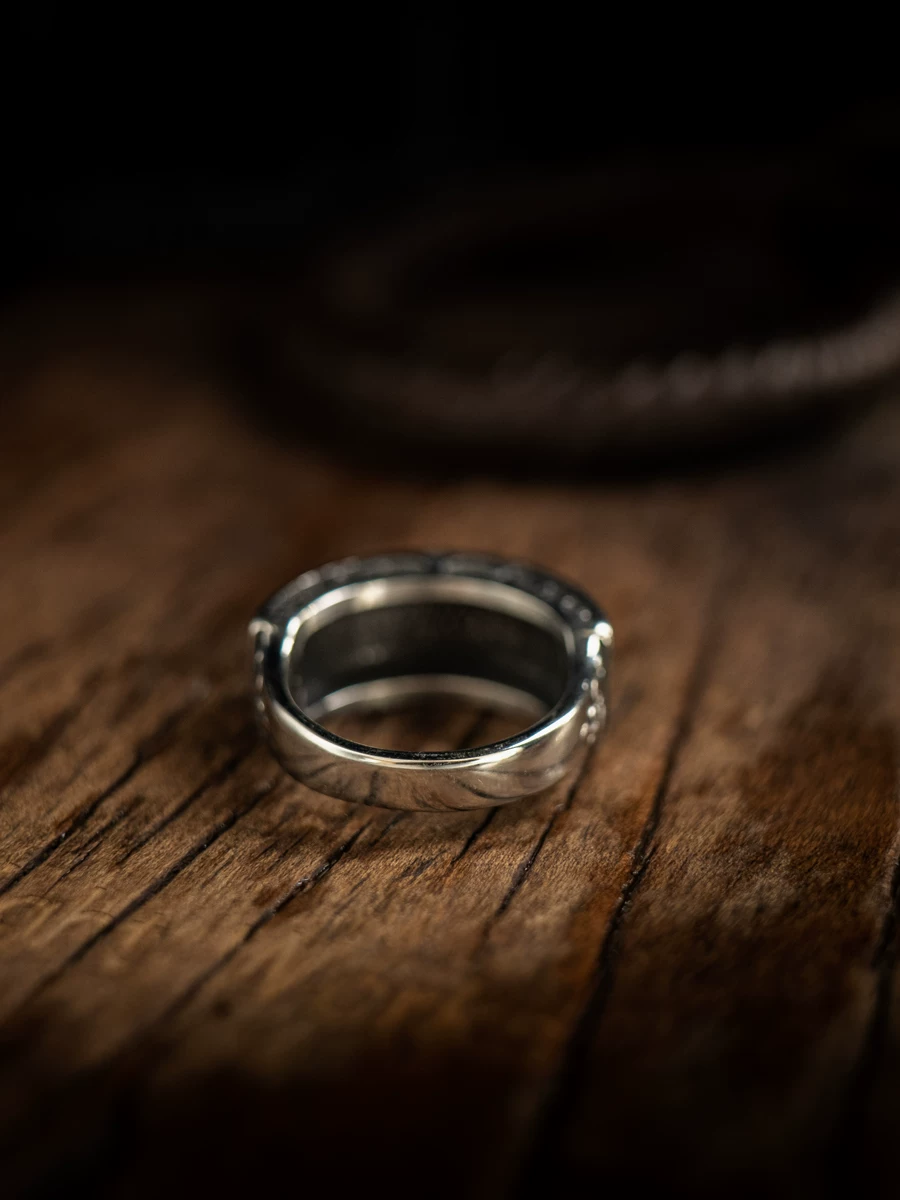 Kemstone Dark Botanical Ring – Titanium Steel Vine Whisper Band for Men, Gothic Nature Carving NWR-528038