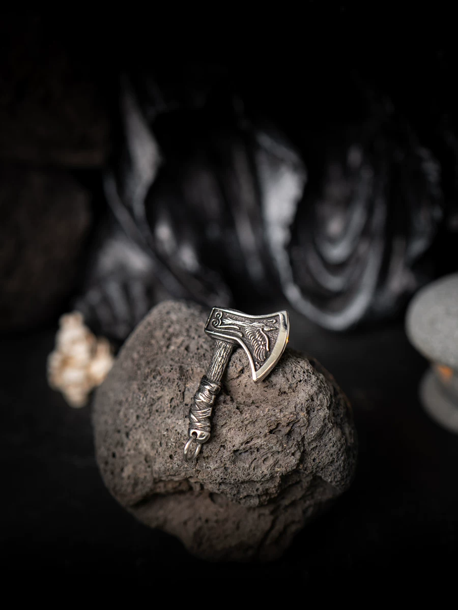 Kemstone "Leviathan Axes" Viking Double Axe Pendant Necklace – Titanium Steel NWN-603601