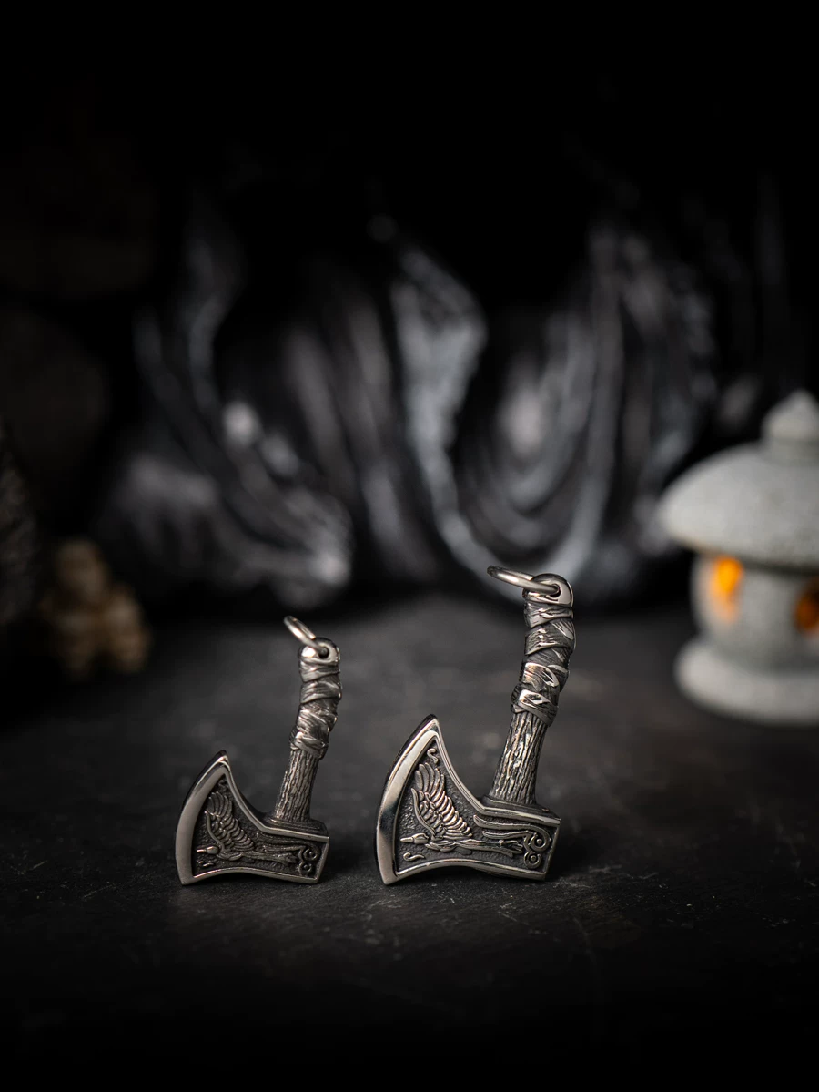 Kemstone "Leviathan Axes" Viking Double Axe Pendant Necklace – Titanium Steel NWN-603601