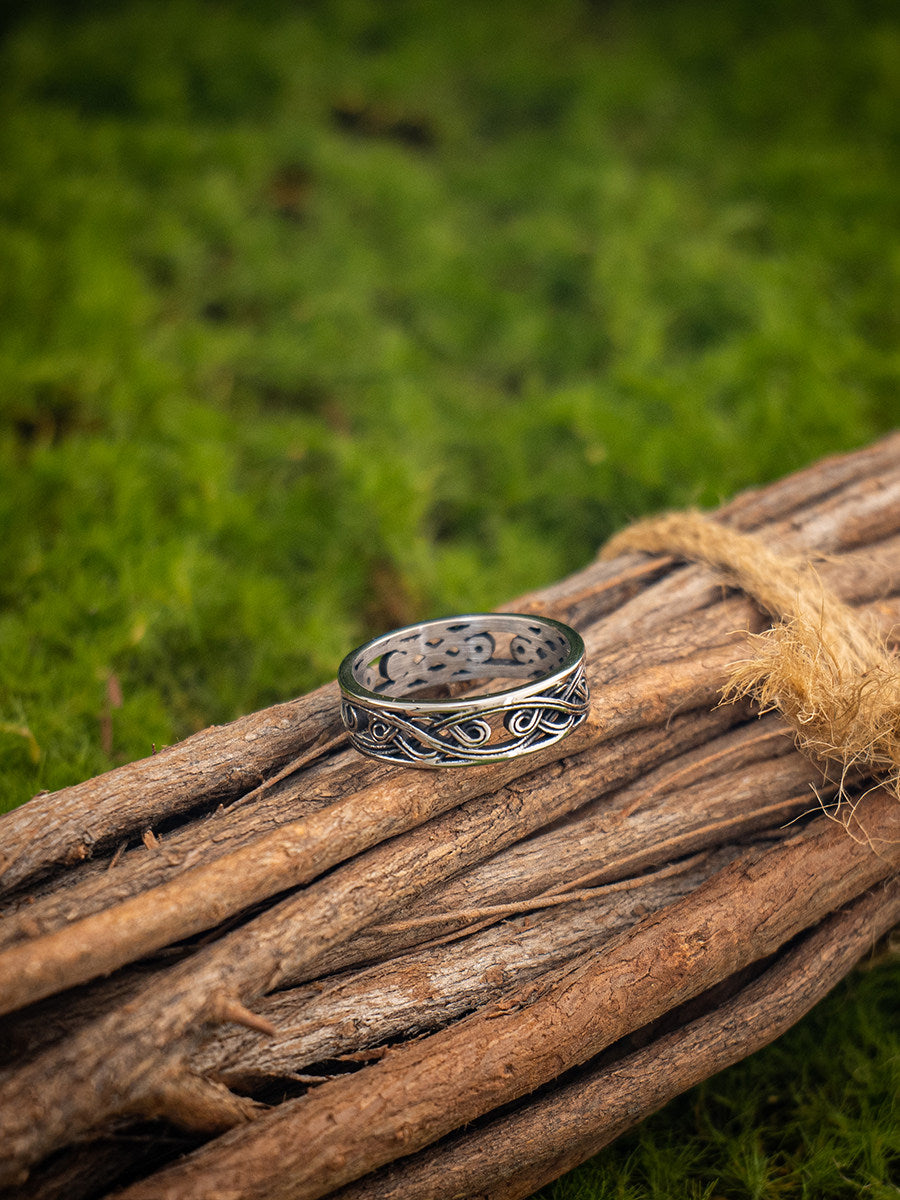 Kemstone Openwork Pattern Ring – Titanium Steel 6MM for Men & Women NW-JZ245