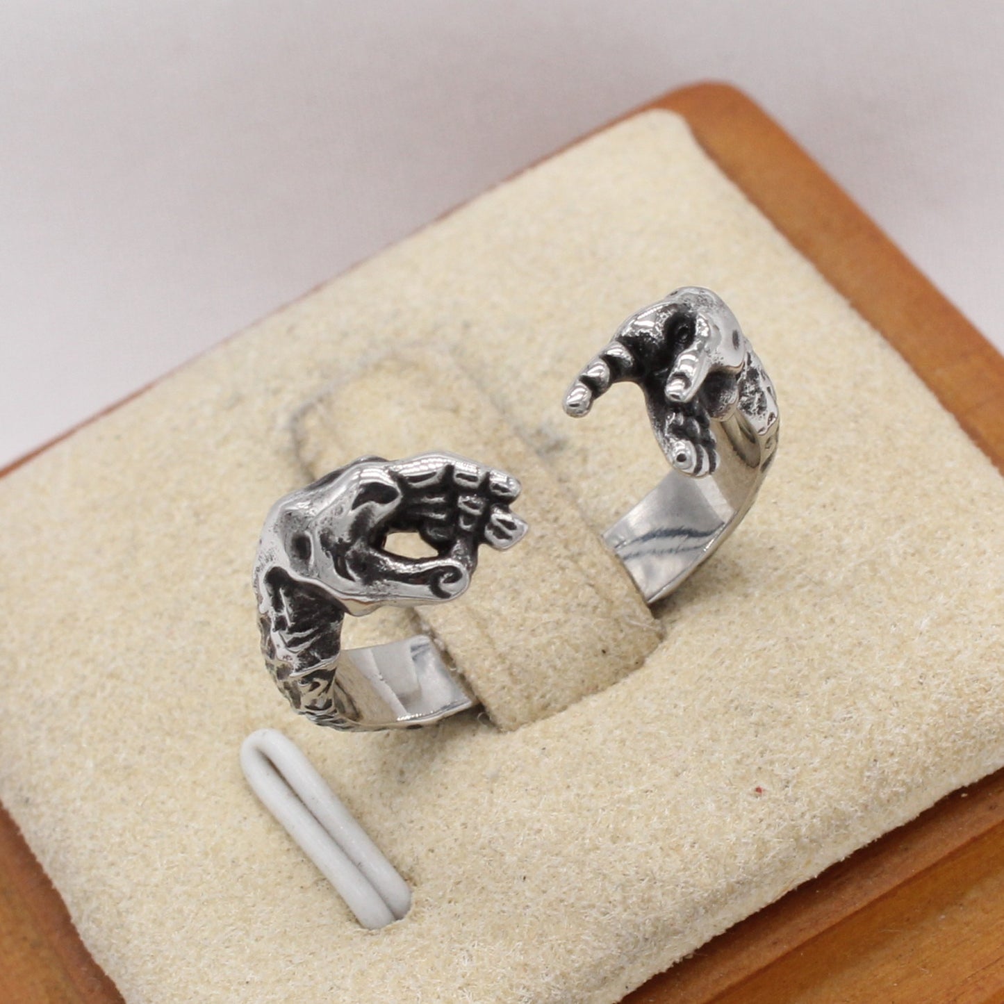 Kemstone Titanium Steel Vintage Handshake Ring for Men R1961