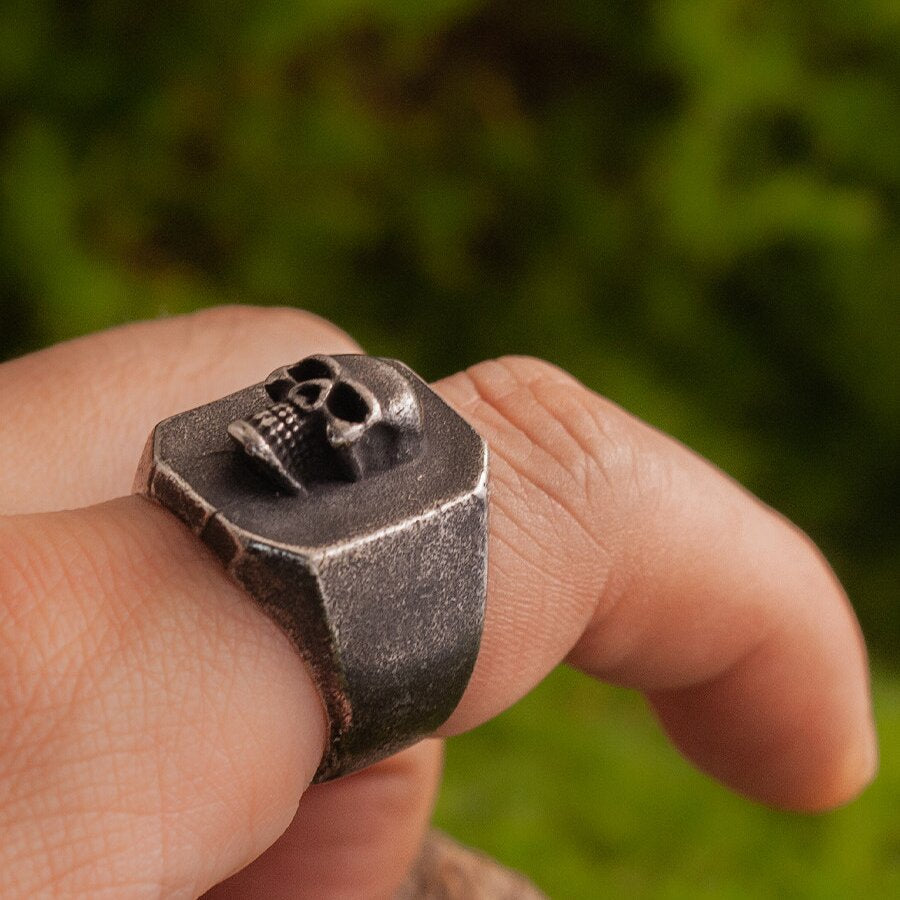 Kemstone Skull Signet Ring – Square Titanium Steel for Men NW-JZ172