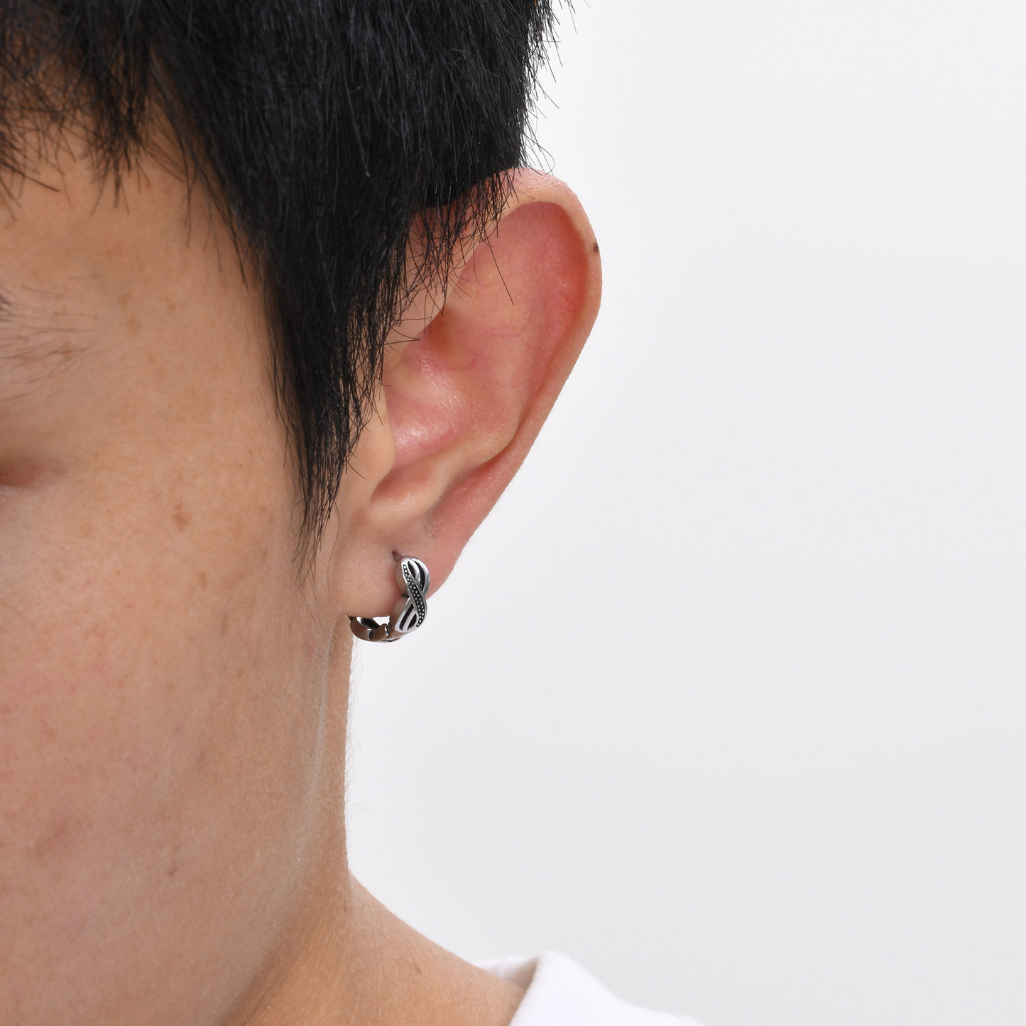 Kemstone Men’s Stainless Steel Infinity Hoop Earring – Vintage Silver EH-687